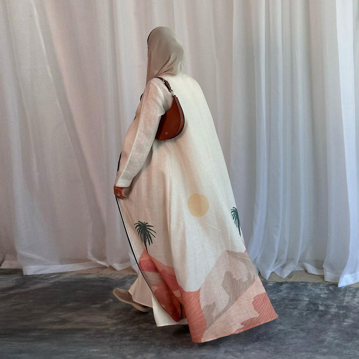 Muslim abaya